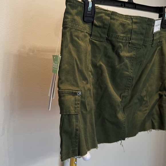 Tinseltown olive drab green cargo mini skirt NWT 3/26 - Picture 6 of 11